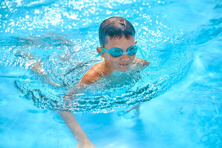 Nettoyage de piscine : 5 astuces pour une eau cristalline